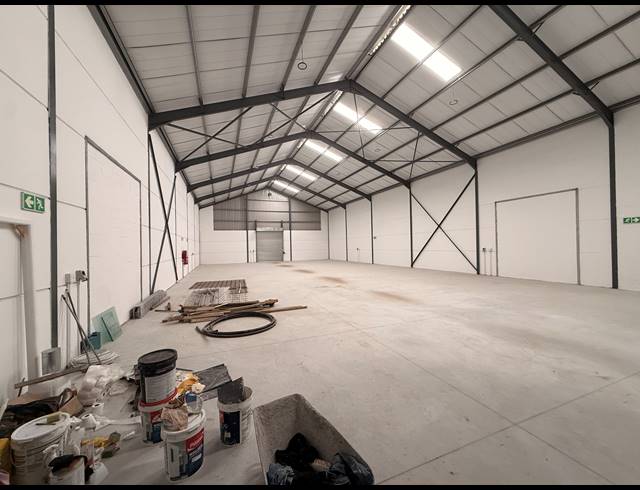 579M² WAREHOUSE FOR SALE IN FIRGROVE INDUSTRIAL ESTATE